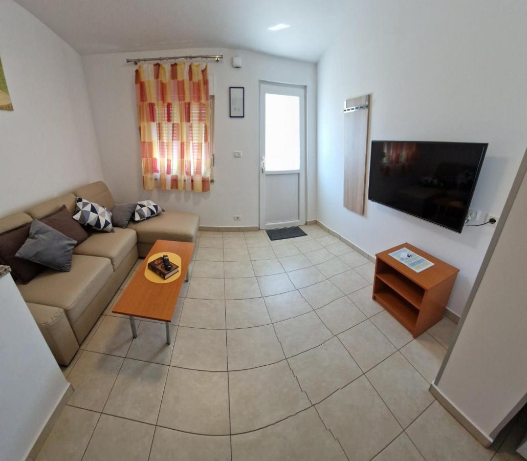 Apartments Vuceric Peroj Extérieur photo