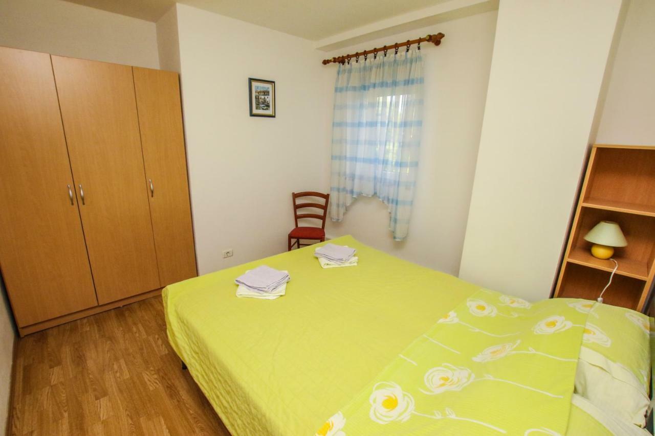 Apartments Vuceric Peroj Extérieur photo