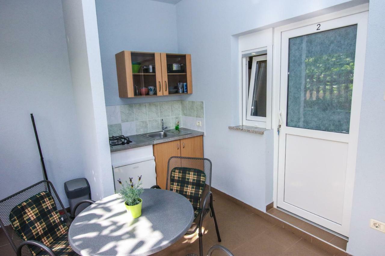 Apartments Vuceric Peroj Extérieur photo